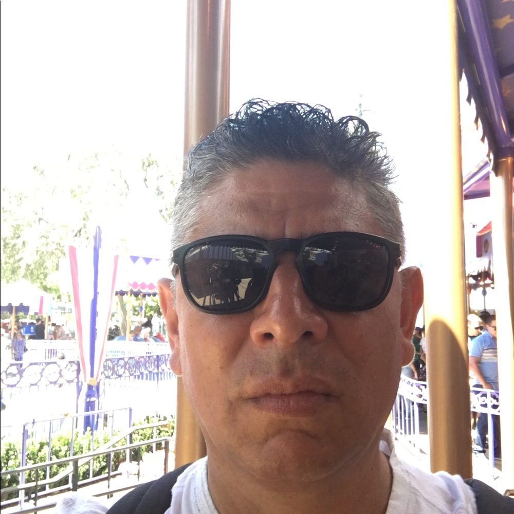 Meet your Posher, Javier